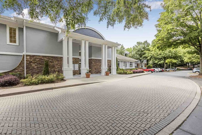 Building Photo - Retreat At Johns Creek