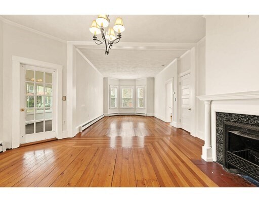 Primary Photo - 55 Russell St