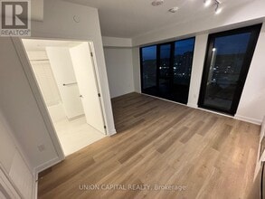 Building Photo - 3009-3009 Novar Rd