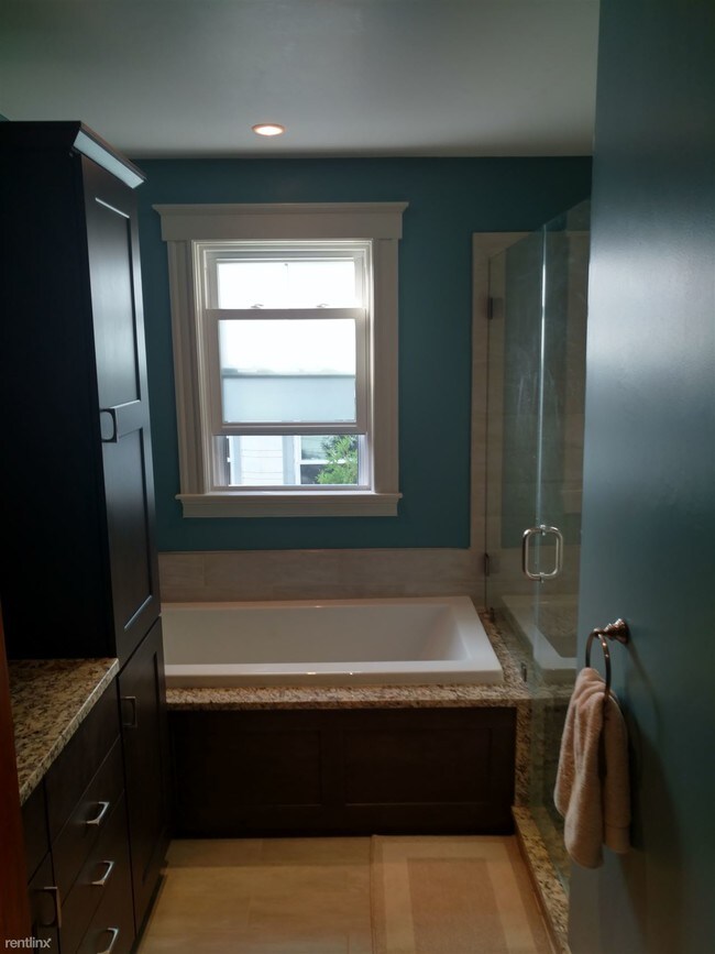 Building Photo - 25 Montvale St