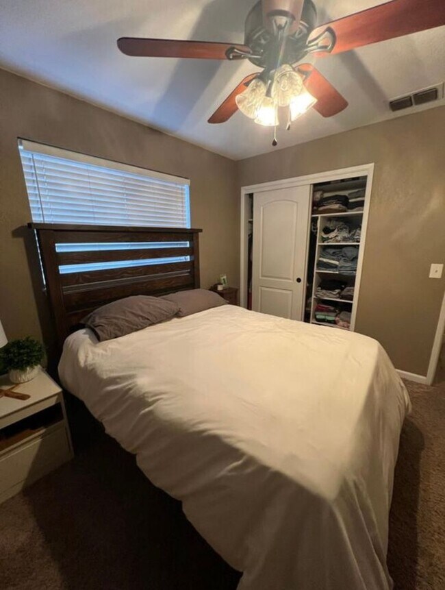 Building Photo - SW Visalia Home coming soon!!