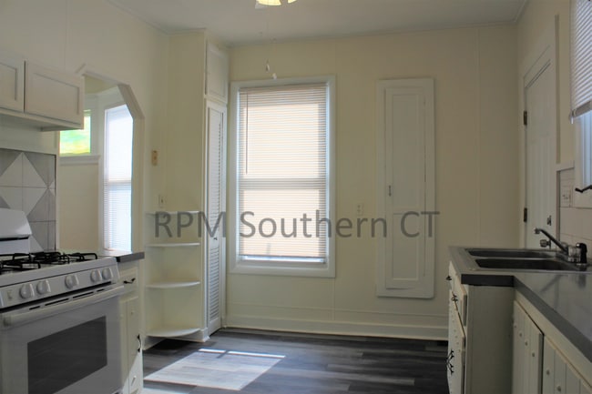 Building Photo - 1st Floor – West Haven – Fabulous Location