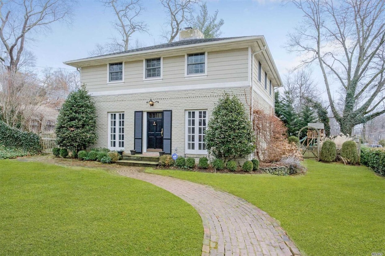 Primary Photo - 16 Leeds Dr