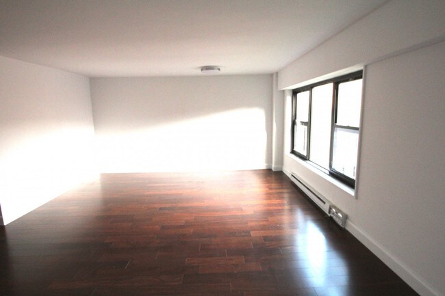 Building Photo - 301 W 130th St