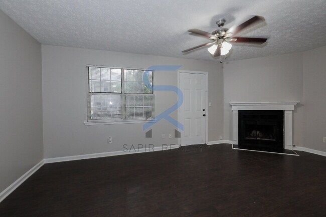 Building Photo - Move-In Special!  Move in on or before Nov...