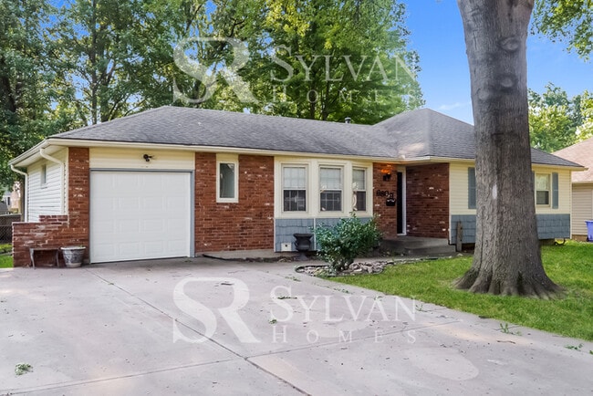 Building Photo - Updated 3 bedroom rancher!