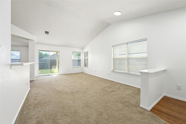 Building Photo - 121 Prairie Springs Cove
