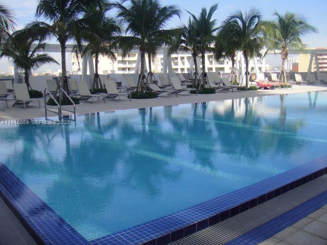 Building Photo - 1111 SW 1st Ave