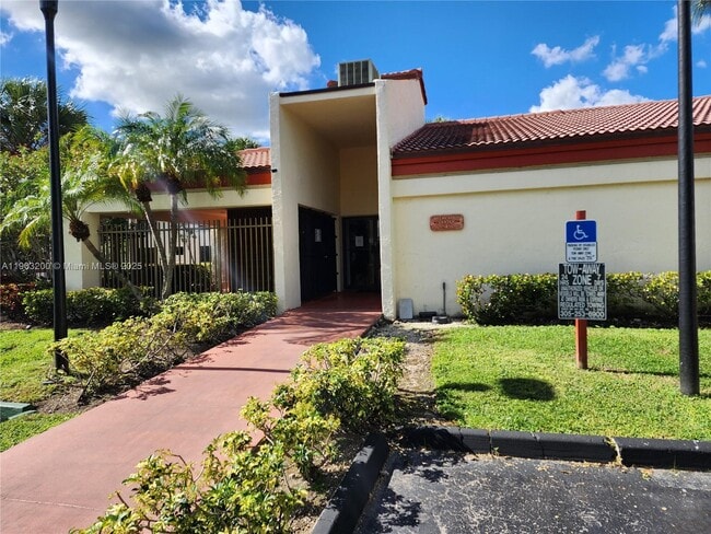 Foto del edificio - 8600 SW 149th Ave