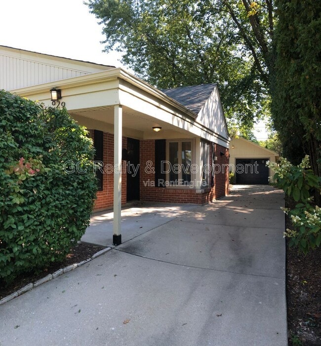 Foto del edificio - 829 S Monroe St