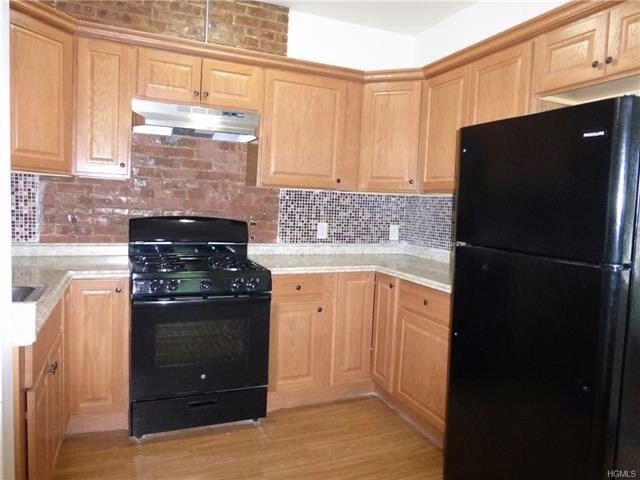 Building Photo - 243 3rd St