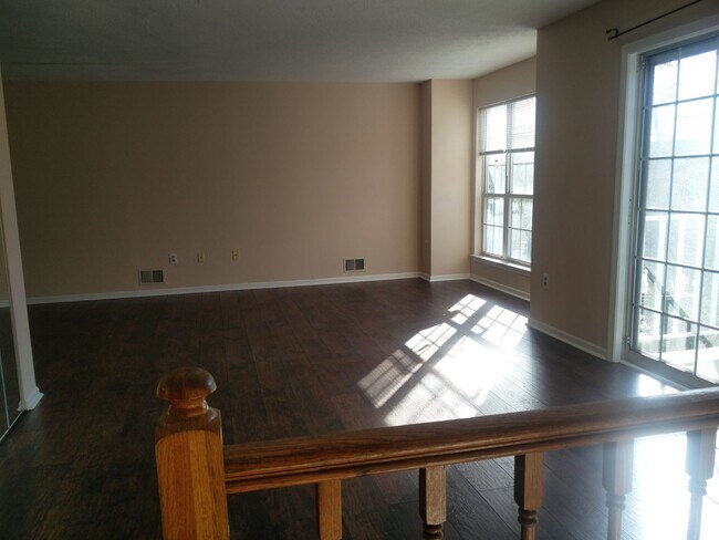 Foto del edificio - Spacious Newly Rennovated 2 Bedroom House with 2.5 Bath