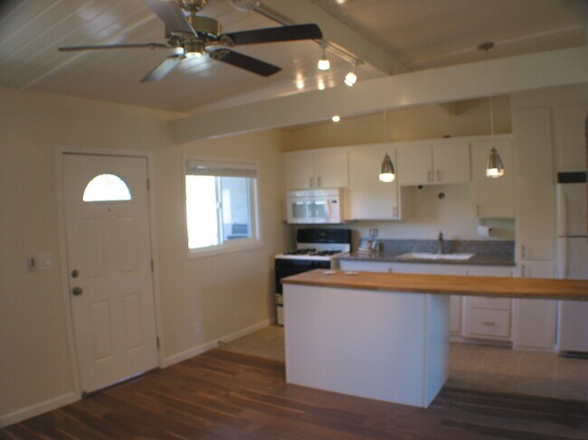 Foto del edificio - 3583 E N St