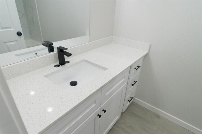 Foto del edificio - 308 S 12th St