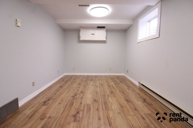 Building Photo - 96 Melvin Ave