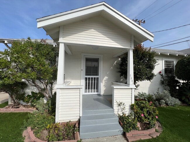Building Photo - 1343 Chelsea Ave