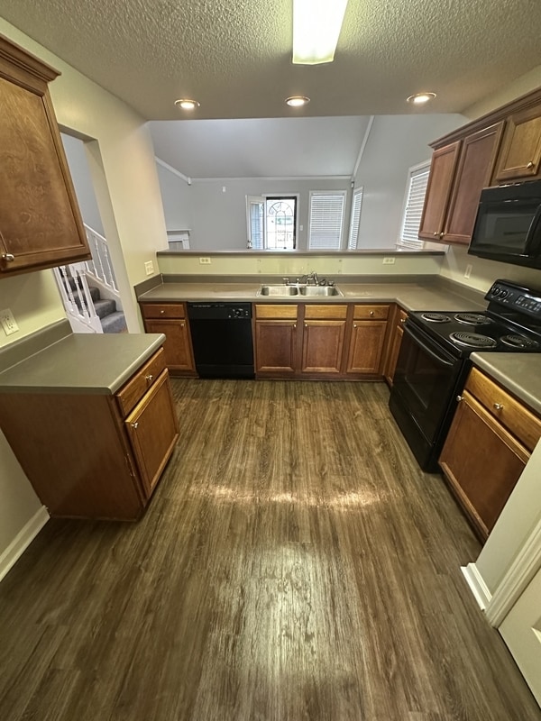 Foto del edificio - 2178 Berry Bush Ln