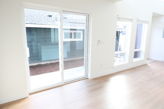 Building Photo - 12907 SE Ridgecrest Rd