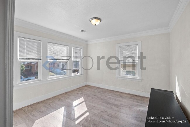 Building Photo - 5533 Scoville St