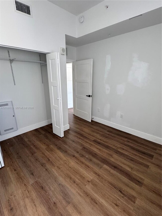 Foto del edificio - 1021 NW 1st St