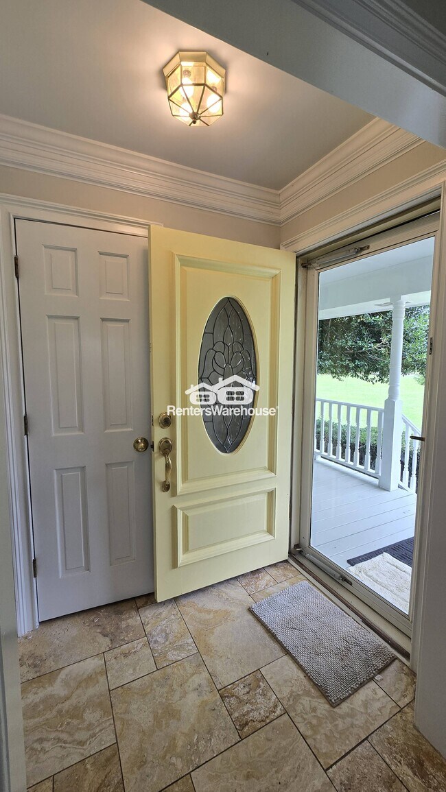 Foto del edificio - 165 Oak Hill Cir