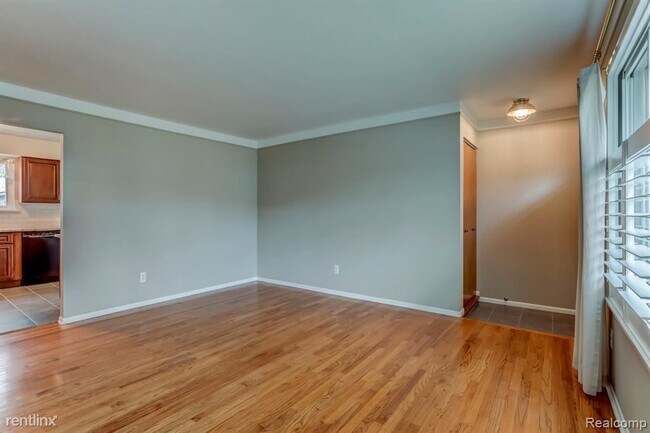 Building Photo - 3 br, 1 bath House - 1165 Fairground St