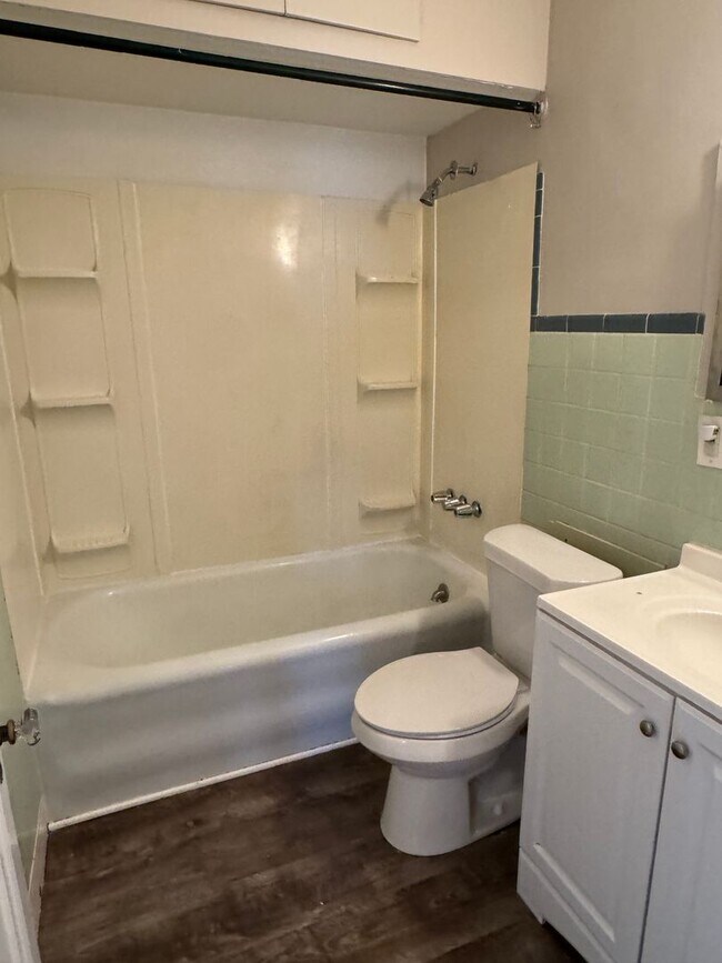 Building Photo - 17812 E Park Dr
