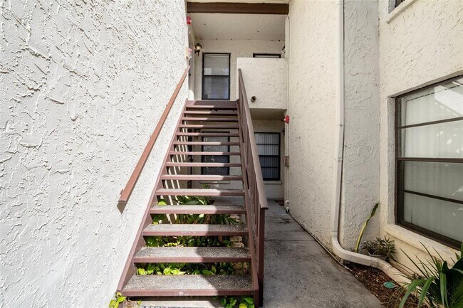 Building Photo - 2595 Cyprus Dr