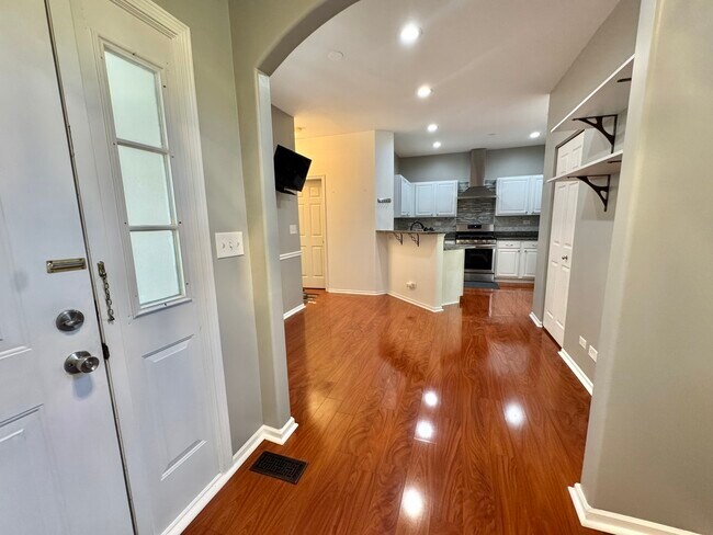 Building Photo - 58 W Briarwood Dr