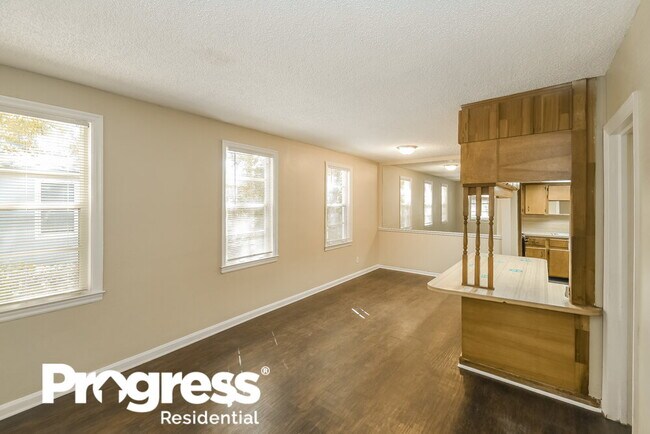 Building Photo - 466 W 65th St