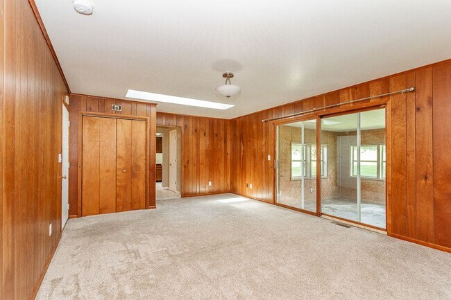 Building Photo - 809 Huntington Blvd