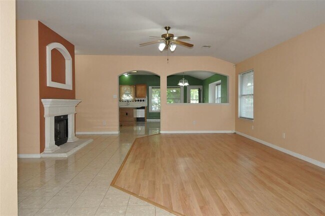 Building Photo - 17309 Bishopsgate Dr