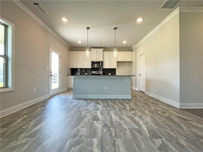 Foto del edificio - 4607 Silver Oak Dr