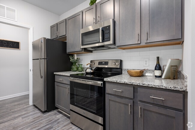 1 Bed 1 Bath 815 Sq Ft - Kitchen - The Grand at Union Cross