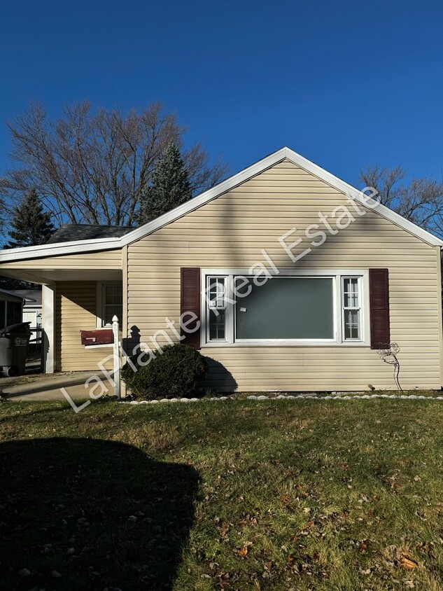 Primary Photo - Spacious 3-Bedroom Home in Toledo – Ready ...