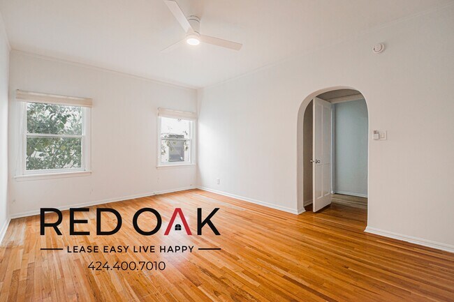 Building Photo - 366 N Gardner St