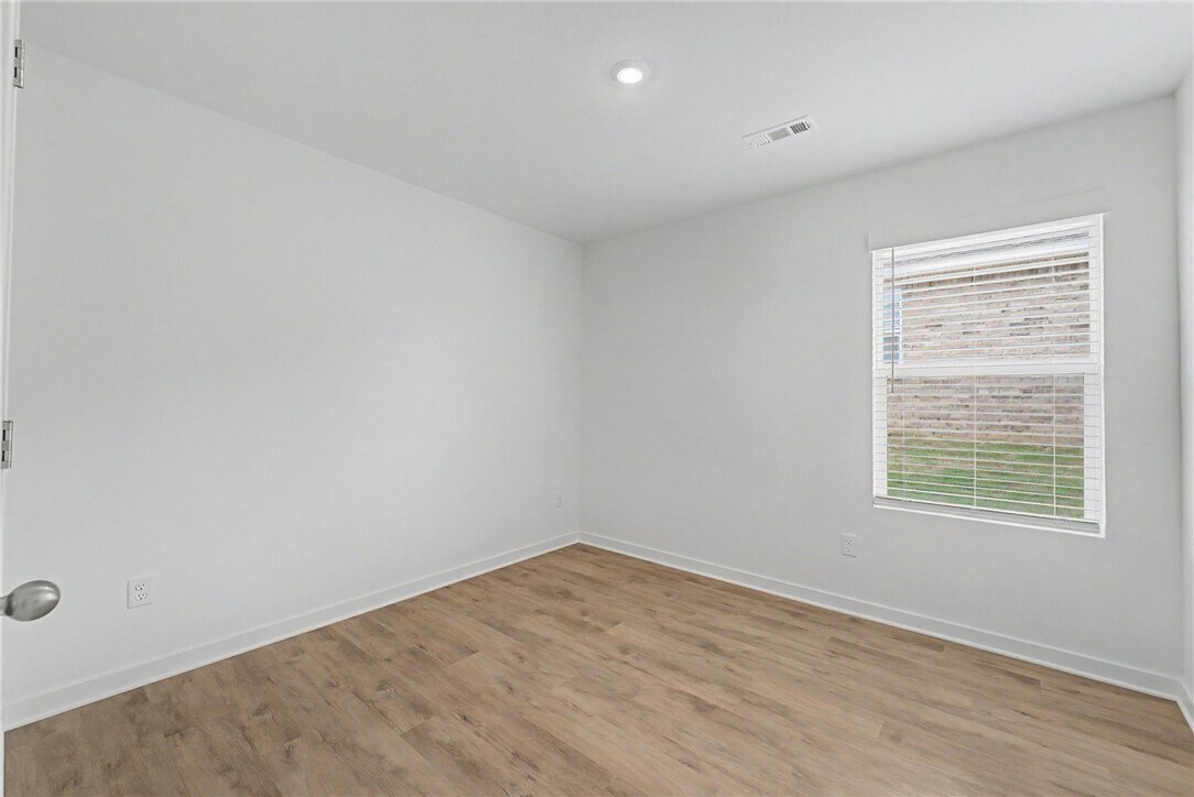 Foto del edificio - 3070 Rosalee Ln