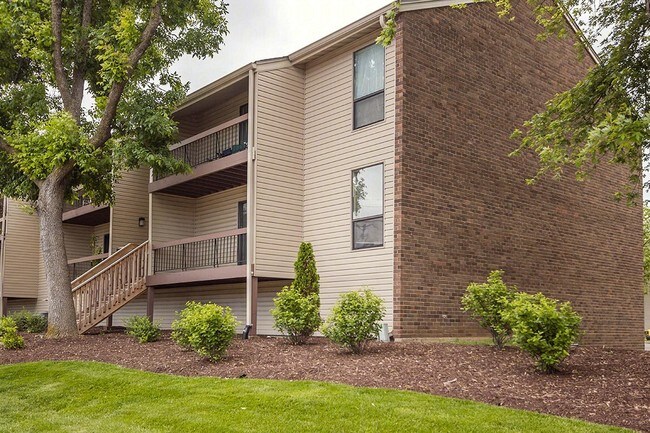 Woodhollow Apartments Rentals - Maryland Heights, MO | Apartments.com