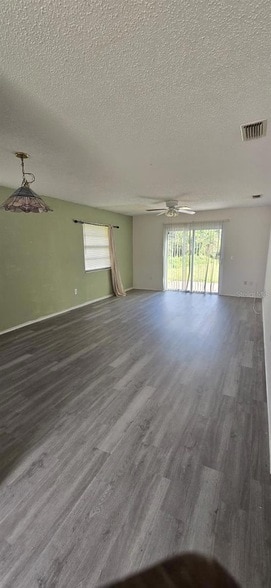 Building Photo - 304 Camillia Ln