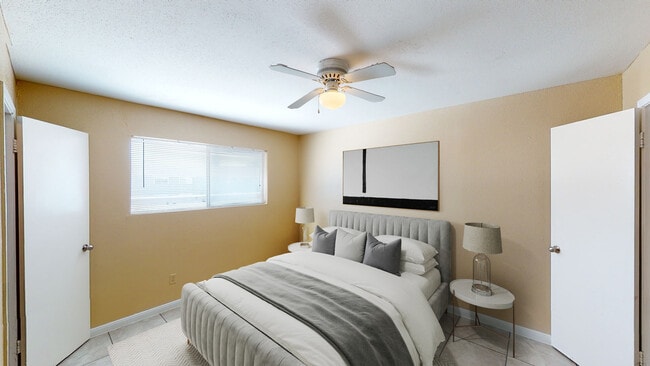 Building Photo - 2929 Dunvale Apartments On Westheimer