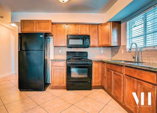 Photo - 1245.5 W 37th Dr Apartment