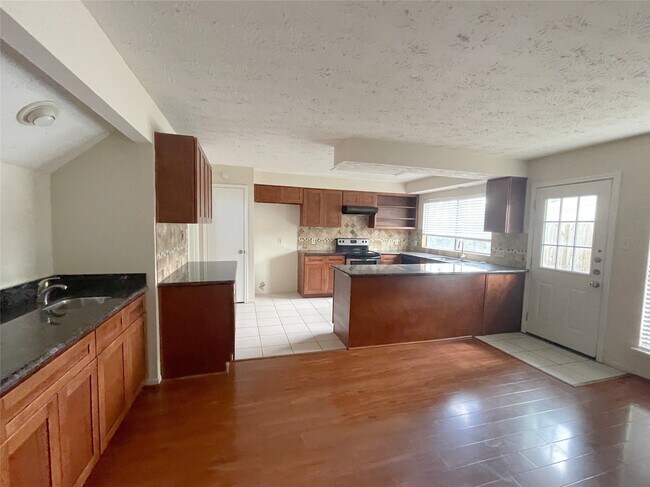 Foto del edificio - 1907 Liberty Point Ln