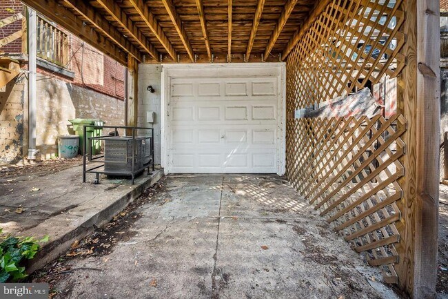 Building Photo - 333 E 29th St