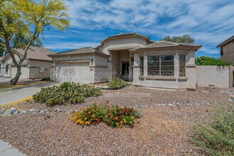 Building Photo - 3536 E San Pedro Ave