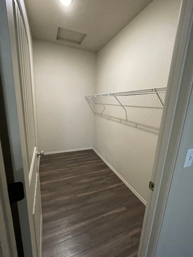 Building Photo - 3165 S Waterview Ln