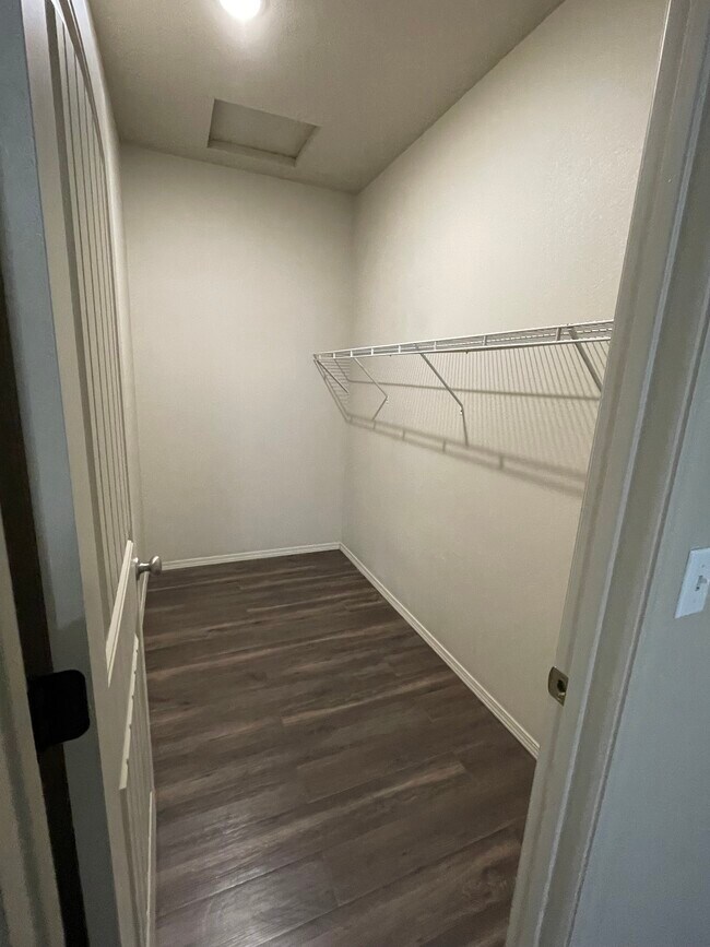 Foto del edificio - 3165 S Waterview Ln