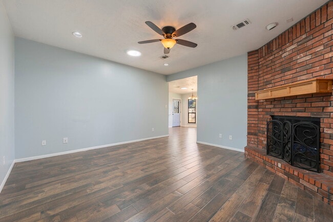 Building Photo - 3250 Callie Cir