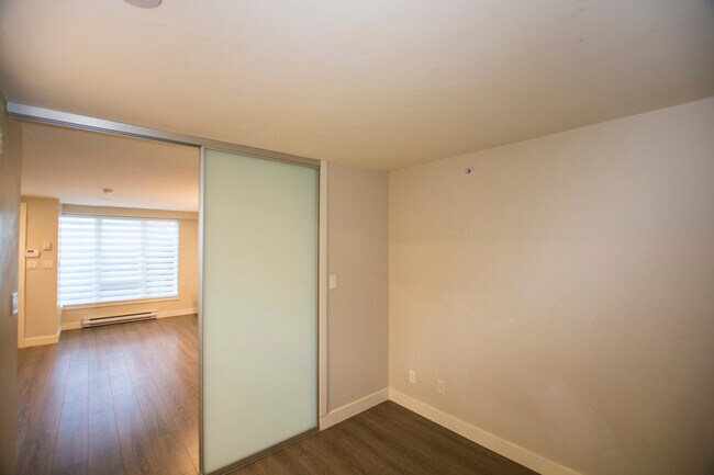Building Photo - 425 Woodland Dr