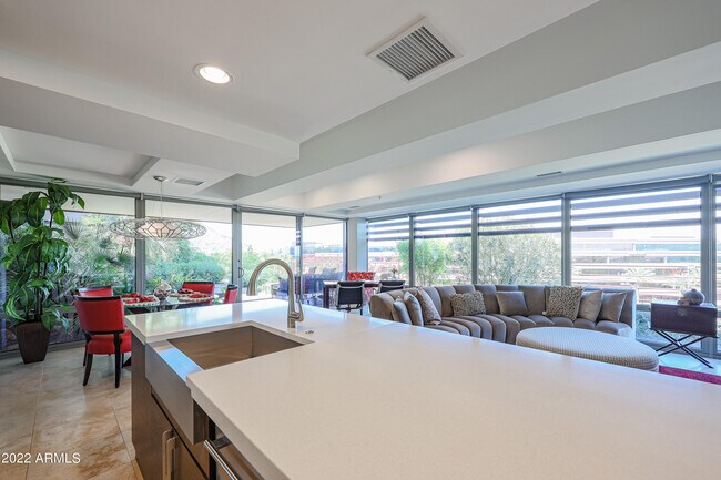 Building Photo - 7161 E Rancho Vista Dr