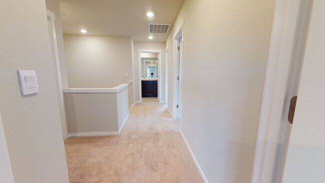 Foto del edificio - Large, Well-Designed Bremerton 3 BR! Available Now - $500.00 OFF 1ST MONTHS RENT!